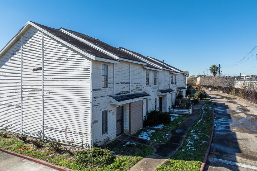 Wilcrest Park in Houston, TX - Foto de edificio