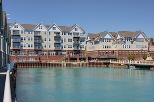 110 S Wisconsin St in Port Washington, WI - Building Photo