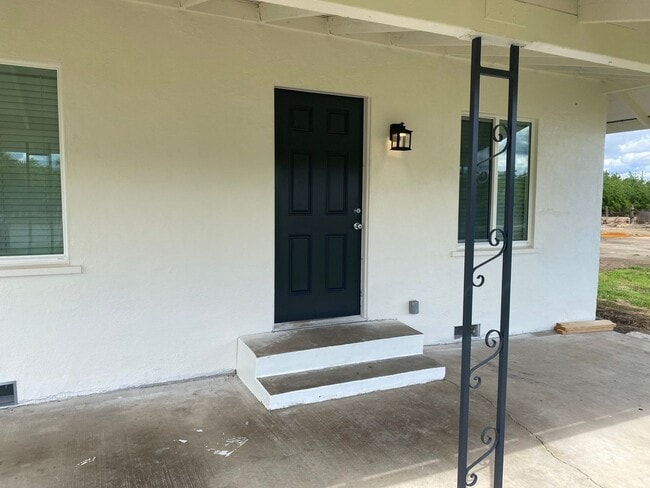 1594 7th Ave Dr in Kingsburg, CA - Foto de edificio - Building Photo