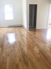 978 Hyde Park Ave, Unit 2 in Boston, MA - Building Photo - Building Photo