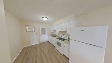 895 S Char-Mil Ave in Lake Alfred, FL - Building Photo - Building Photo
