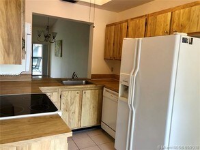 2027 SW 15th St-Unit -180 in Deerfield Beach, FL - Building Photo - Building Photo