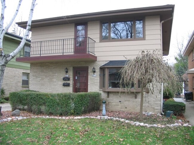 8627 Ludington Ct in Wauwatosa, WI - Building Photo - Building Photo