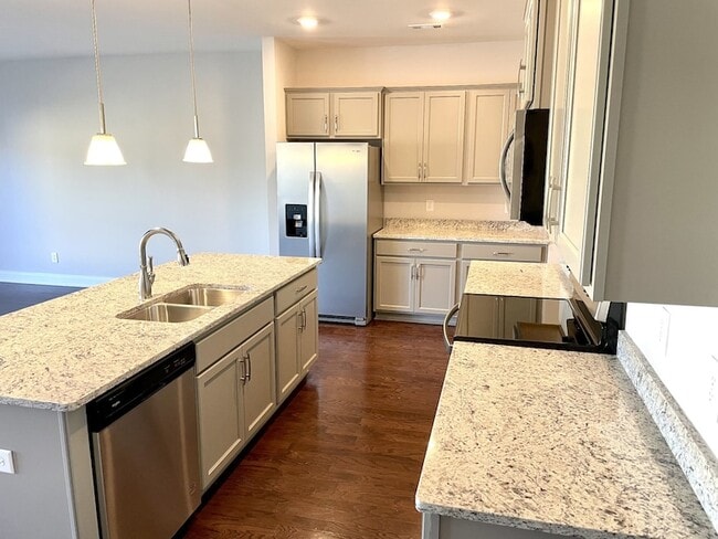 1004 June Wilde Rdg in Spring Hill, TN - Building Photo - Building Photo