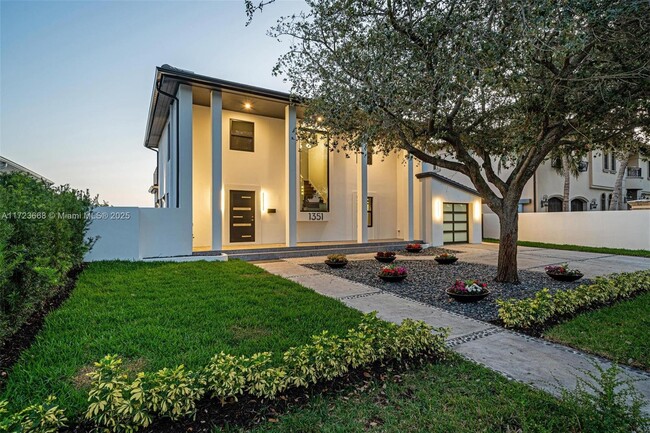 1351 Bay Terrace in North Bay Village, FL - Building Photo - Building Photo