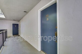 181 Del Medio Ave in Mountain View, CA - Building Photo - Building Photo