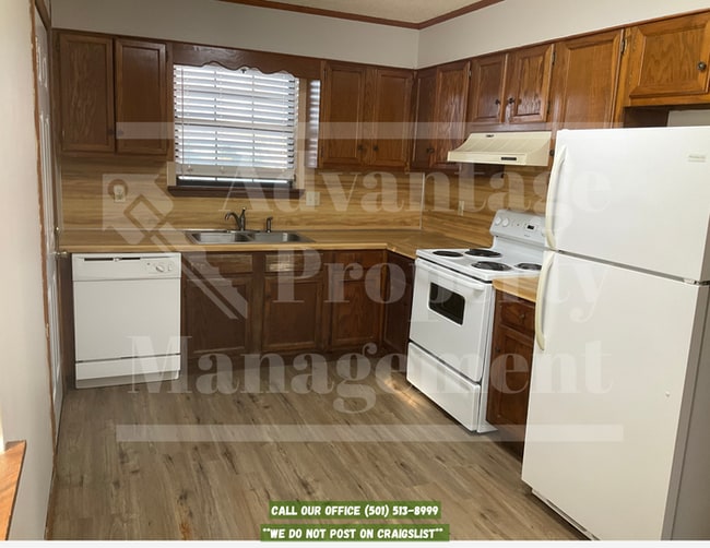 property at 1225 Woodside Dr