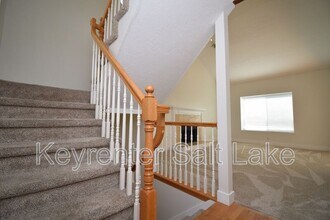 6888 Hillside Village Cir in Cottonwood Heights, UT - Building Photo - Building Photo