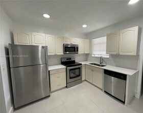 930 Benevento Ave in Coral Gables, FL - Building Photo - Building Photo