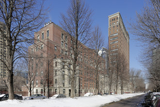 Lake Vista Apartments in Chicago, IL - Building Photo - Building Photo