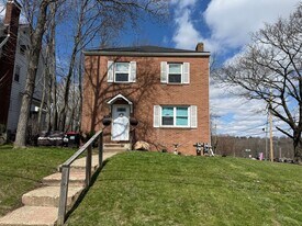 325 E Englewood Ave in New Castle, PA - Building Photo