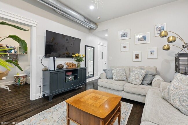 2234 W Medill Ave in Chicago, IL - Building Photo - Building Photo