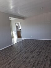 1421 W 84th Pl, Unit 1421 half in Los Angeles, CA - Building Photo - Building Photo