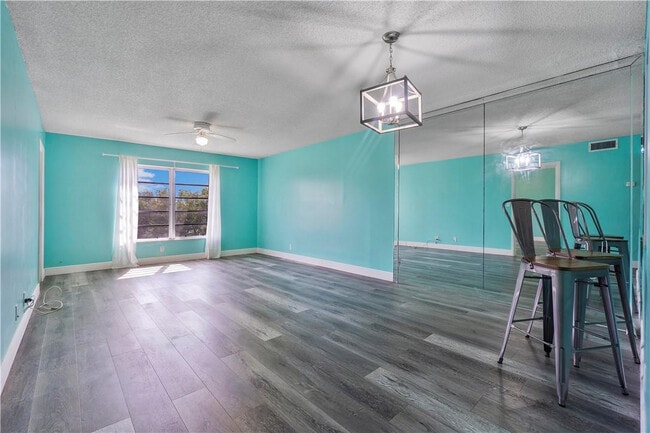 2430 SW 81st Ave in Davie, FL - Building Photo - Building Photo