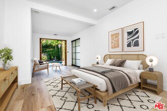 544 Huntley Dr in West Hollywood, CA - Building Photo - Building Photo