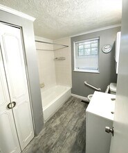 219 Lake Shore Rd, Unit #2 in Boston, MA - Building Photo - Building Photo
