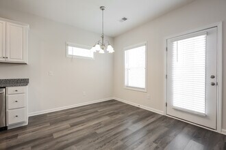 120 Highland Park Ct in Easley, SC - Building Photo - Building Photo