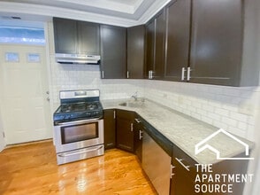 849 W Cornelia Ave, Unit 3S in Chicago, IL - Foto de edificio - Building Photo