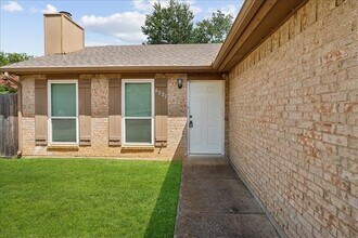 6227 Springwood Dr in Arlington, TX - Building Photo - Building Photo