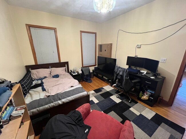 37 Hancock St, Unit 2 in Somerville, MA - Building Photo - Building Photo