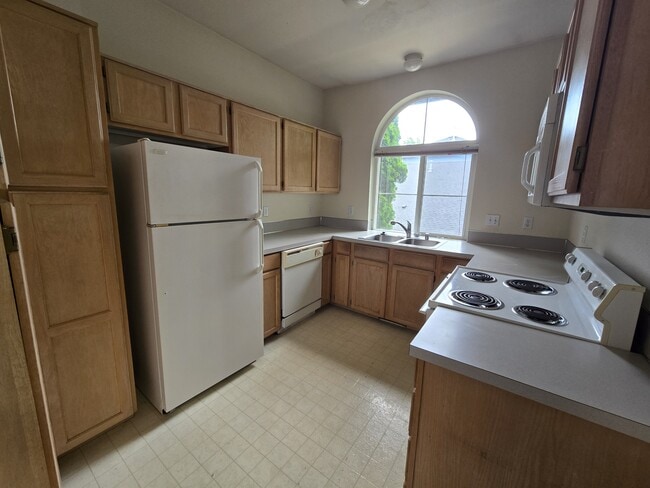 6317 Barstow Ln SE in Lacey, WA - Building Photo - Building Photo