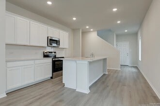 13766 Birch Xing in San Antonio, TX - Building Photo - Building Photo