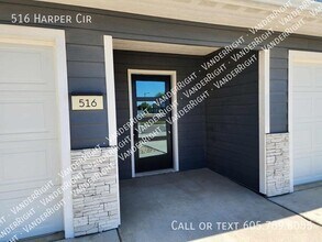 516 Harper Cir in Harrisburg, SD - Building Photo - Building Photo