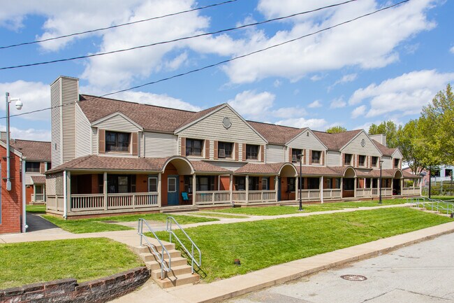 1214 Market St in McKeesport, PA - Foto de edificio - Building Photo
