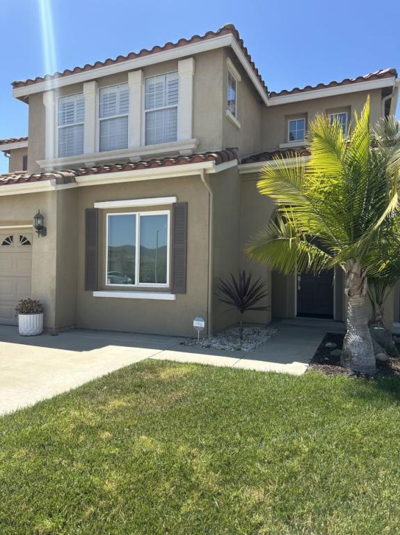 16396 Los Rosales St in San Diego, CA - Foto de edificio - Building Photo