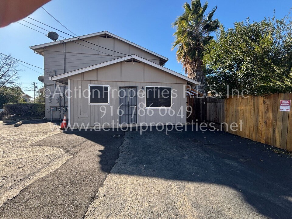 101 Brookview St in Roseville, CA - Building Photo