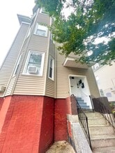 75 Putnam St, Unit 1 in Boston, MA - Building Photo - Building Photo