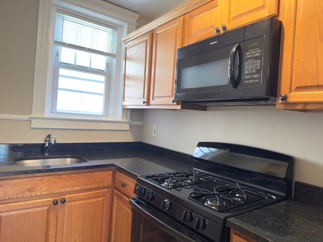 124 Green St in Lynn, MA - Building Photo - Building Photo