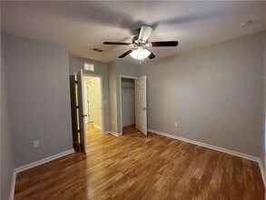 1586 Lexington Square SW in Vero Beach, FL - Foto de edificio - Building Photo