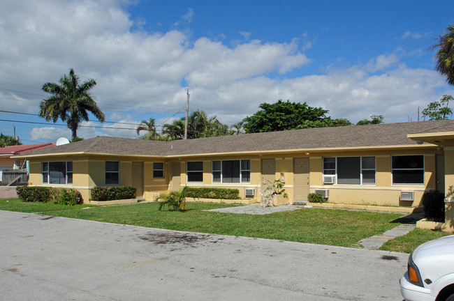 313 Hibiscus Ave in Pompano Beach, FL - Building Photo - Building Photo