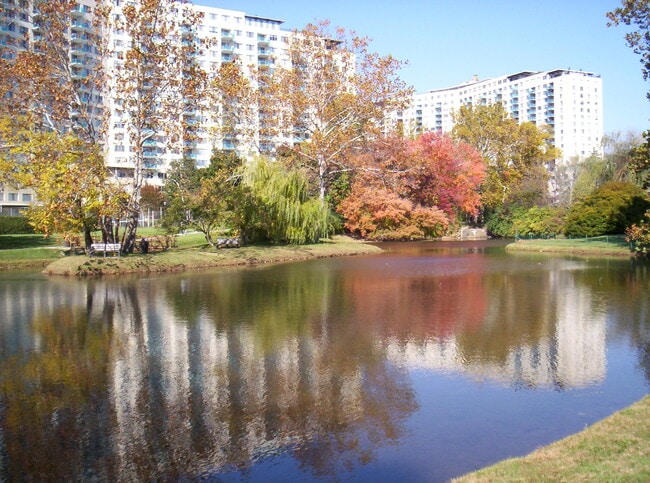 10500 Rockville Pike, Unit M22