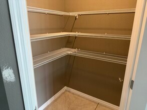 1304 Sugarwood St in Davenport, FL - Foto de edificio - Building Photo