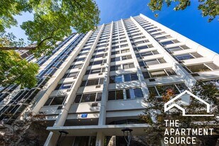 1365 N Dearborn St, Unit 18k in Chicago, IL - Building Photo