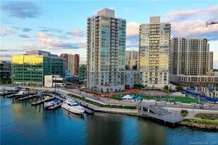 1 Hbr Pt Rd in Stamford, CT - Building Photo
