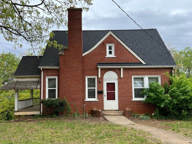 property at 4507 Hilltop Dr