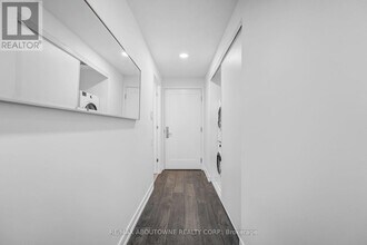 3-1803 Gloucester St in Toronto, ON - Building Photo - Building Photo
