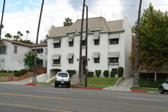 1220 N Brand Blvd in Glendale, CA - Foto de edificio - Building Photo