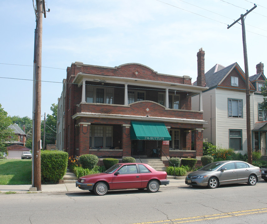 236 Buttles Ave in Columbus, OH - Building Photo