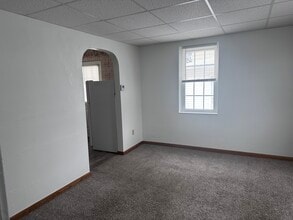 633 W 26th St, Unit 633 and a half #1 in Erie, PA - Building Photo - Building Photo