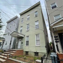 153 Ripley Pl, Unit 1 in Elizabeth, NJ - Building Photo