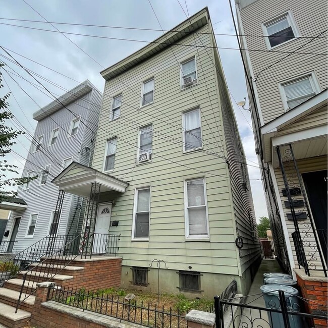 153 Ripley Pl, Unit 1