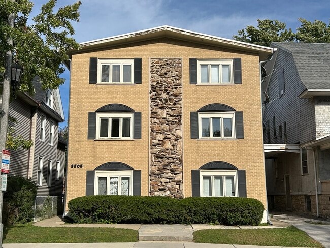 property at 3505 S Oak Park Ave