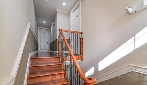 property at 918 W Huron St