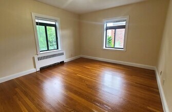 429 Newport Ave, Unit 4 in Quincy, MA - Building Photo - Building Photo