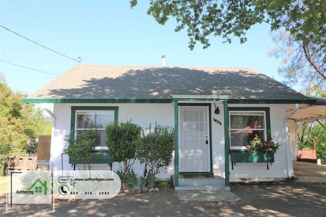 property at 1825 Grand Coulee Blvd