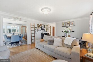 7001 Arbor Ln in McLean, VA - Building Photo - Building Photo